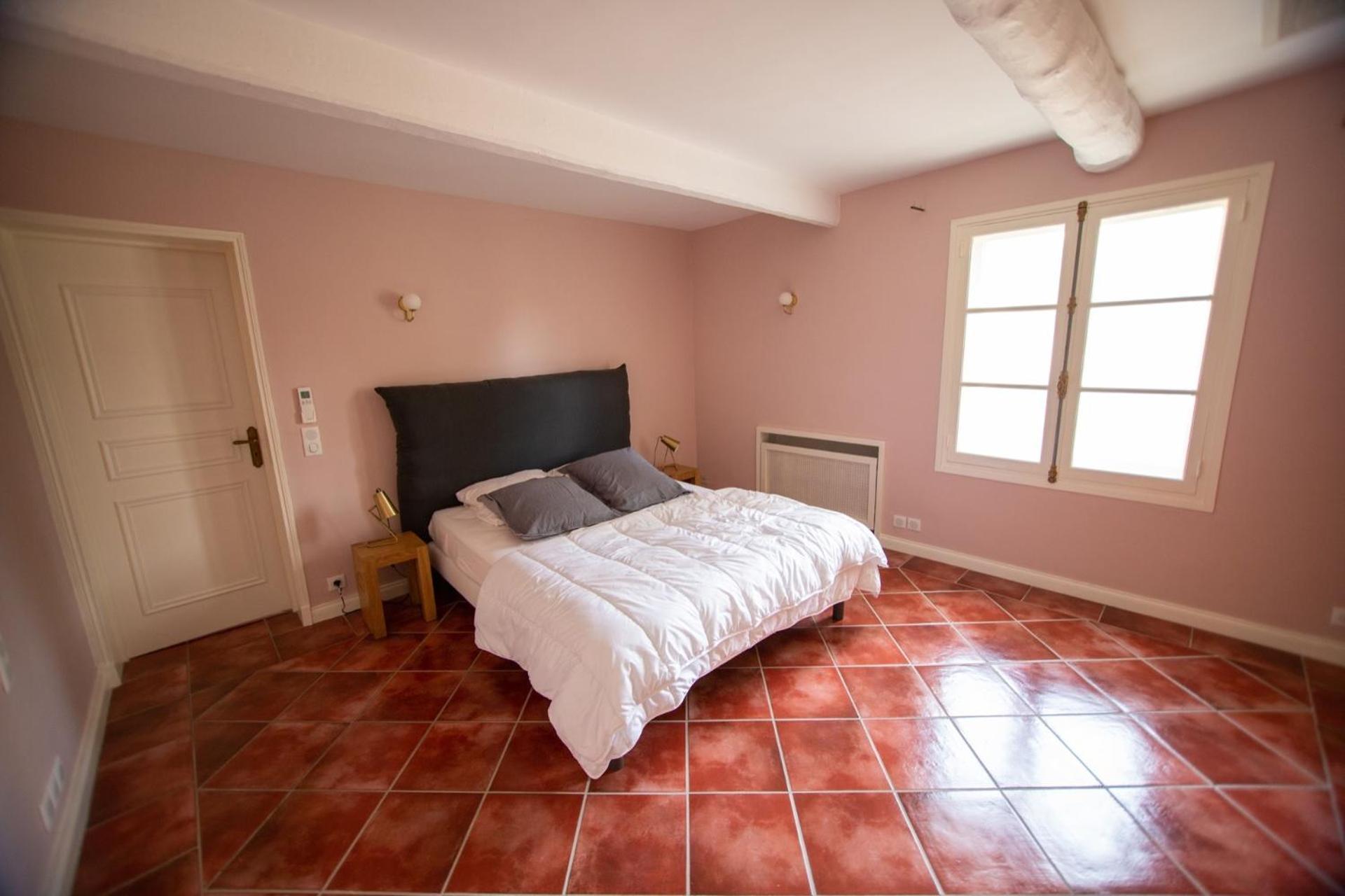 Les Frenes En Provence-Chateau Zen Avignon Ruang foto