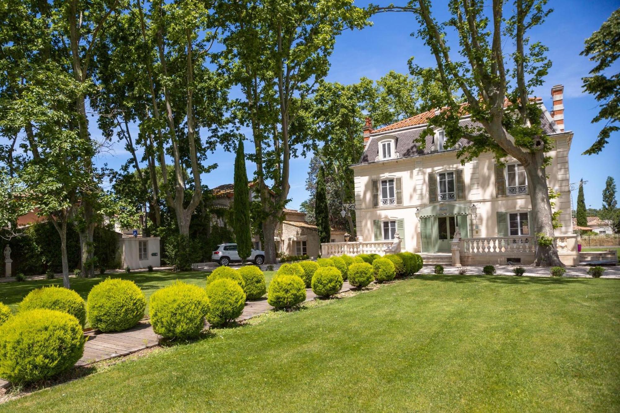Les Frenes En Provence-Chateau Zen Avignon Bagian luar foto